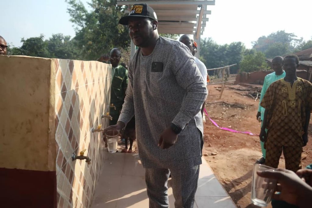 Ido LG Boss, Adeojo, Commissions Borehole Project At Elewe Village, Ward 3