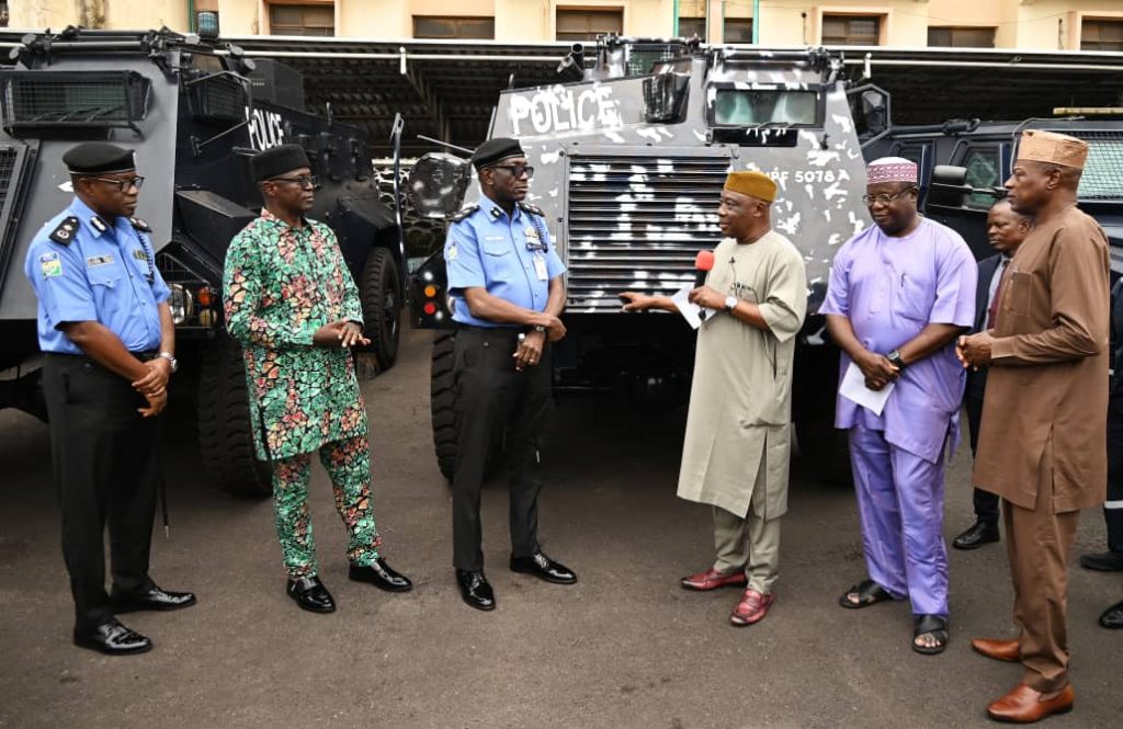Makinde Presents 6 Newly-upgraded Armoured Personnel Carriers to Police